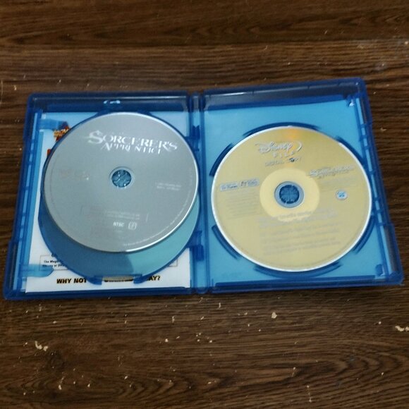 The Sorcerer's Apprentice (Blu-ray/DVD, 2011, 3-Disc Set, Canadian) - Picture 3 of 4